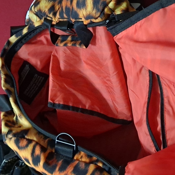 Sprayground cheetah duffle bag - Picture 5 of 5